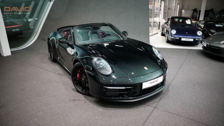 Porsche 992 Carrera 4 GTS