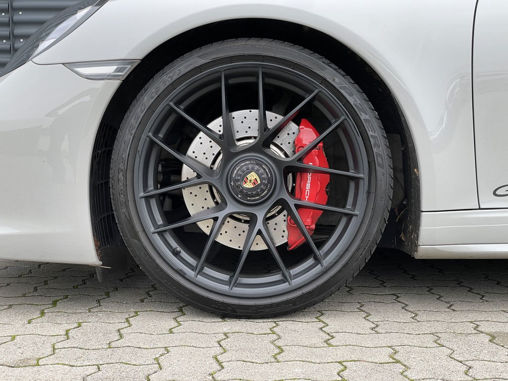 Porsche 991.2 Carrera 4 GTS