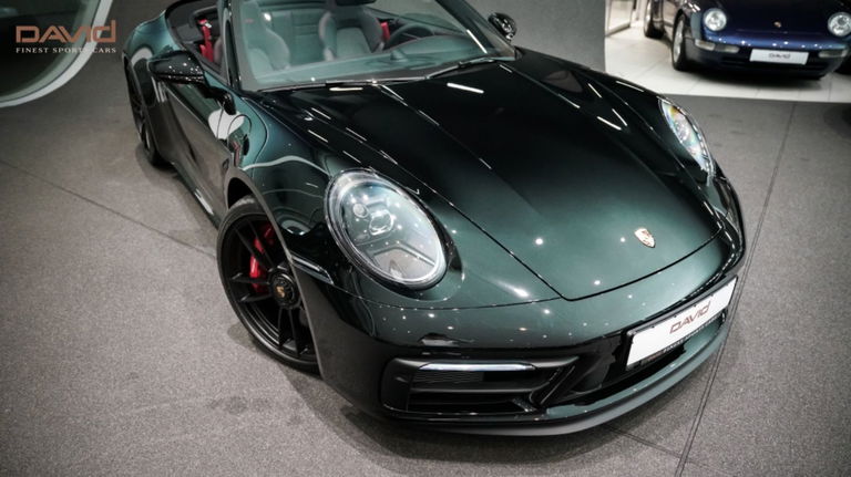 Porsche 992 Carrera 4 GTS