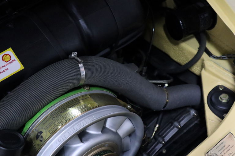 Porsche 911 Carrera (US)