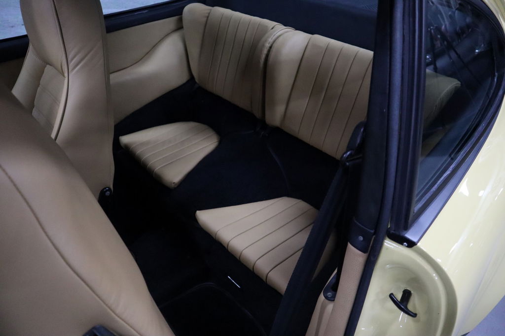 Porsche 911 Carrera (US)