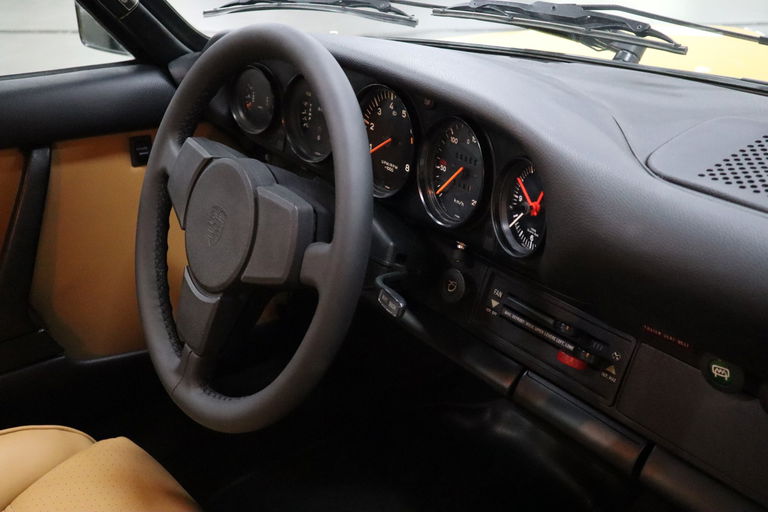 Porsche 911 Carrera (US)