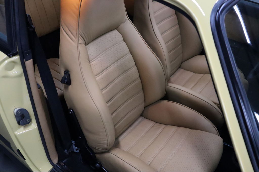 Porsche 911 Carrera (US)