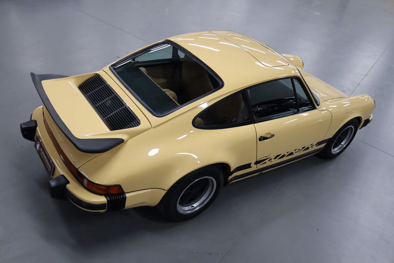 Porsche 911 Carrera (US)