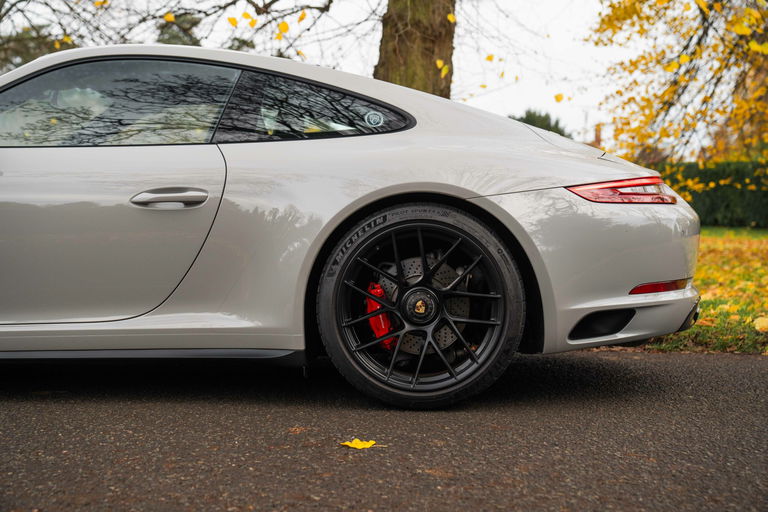 Porsche 991.2 Carrera GTS