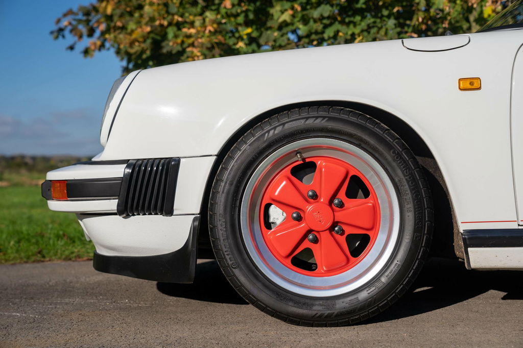 Porsche 911 Carrera 3.2 Clubsport