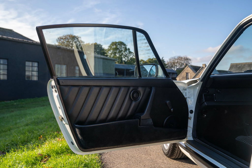 Porsche 911 Carrera 3.2 Clubsport