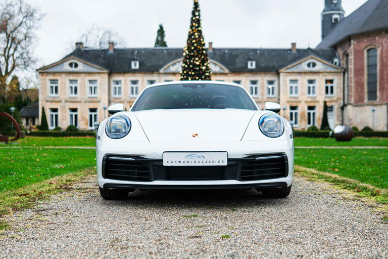 Porsche 992 Carrera 4