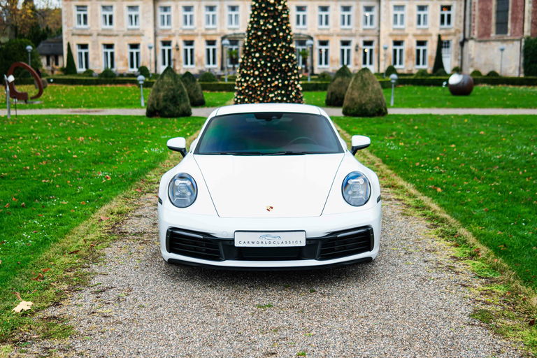 Porsche 992 Carrera 4