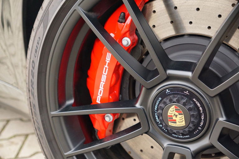 Porsche 992 Carrera GTS