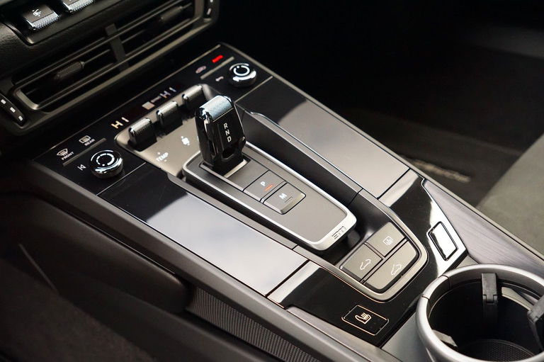 Porsche 992 Carrera GTS