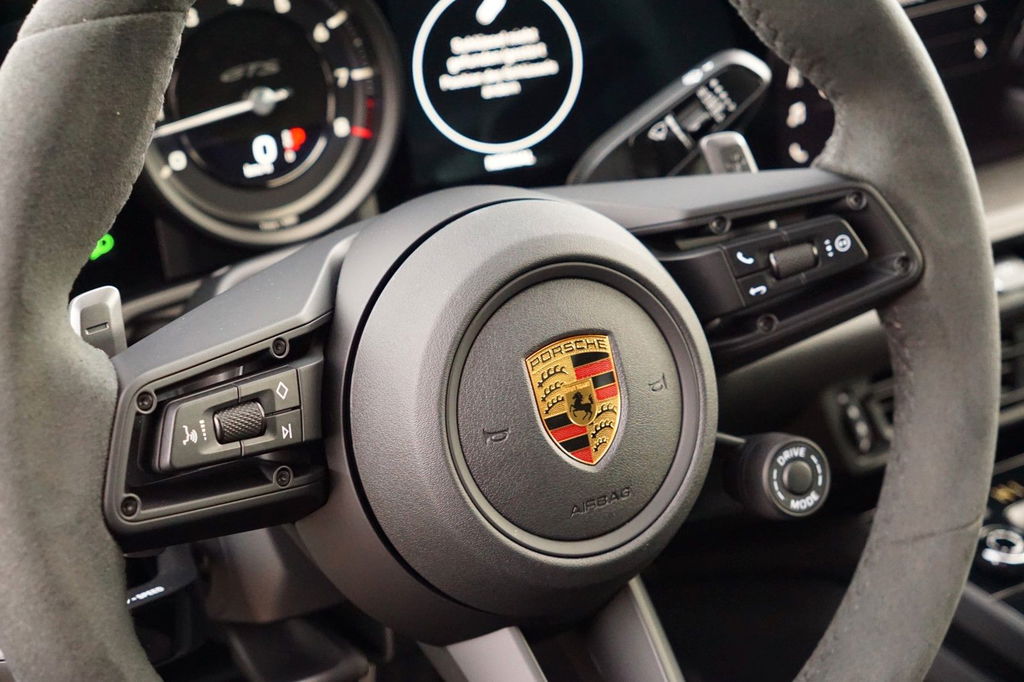 Porsche 992 Carrera GTS