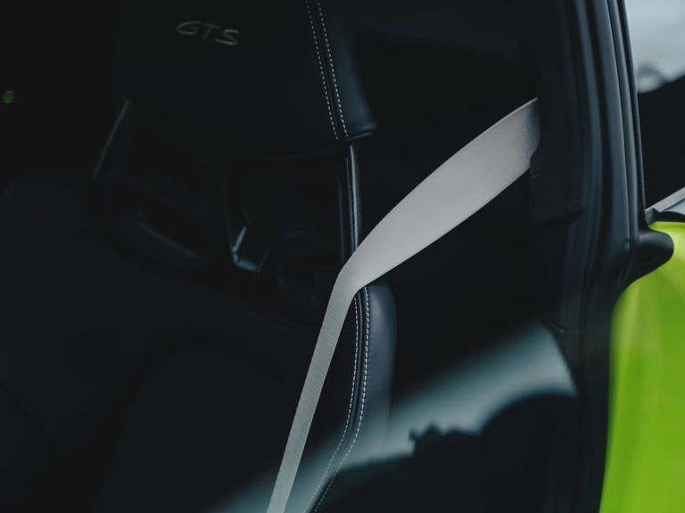 Porsche 992 Carrera 4 GTS