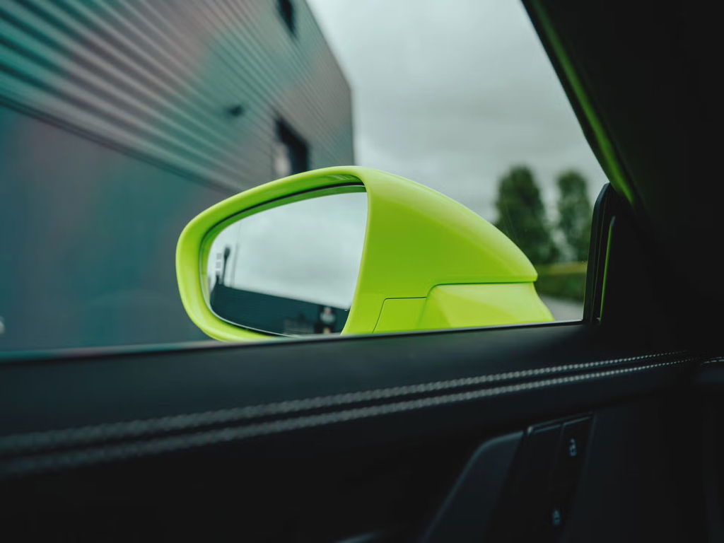 Porsche 992 Carrera 4 GTS