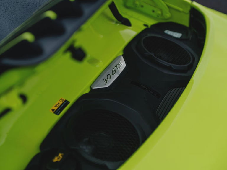 Porsche 992 Carrera 4 GTS