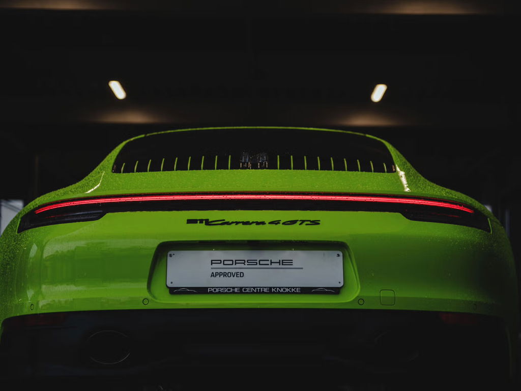 Porsche 992 Carrera 4 GTS