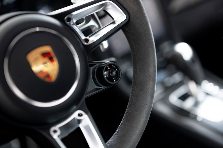 Porsche 991.2 Carrera GTS