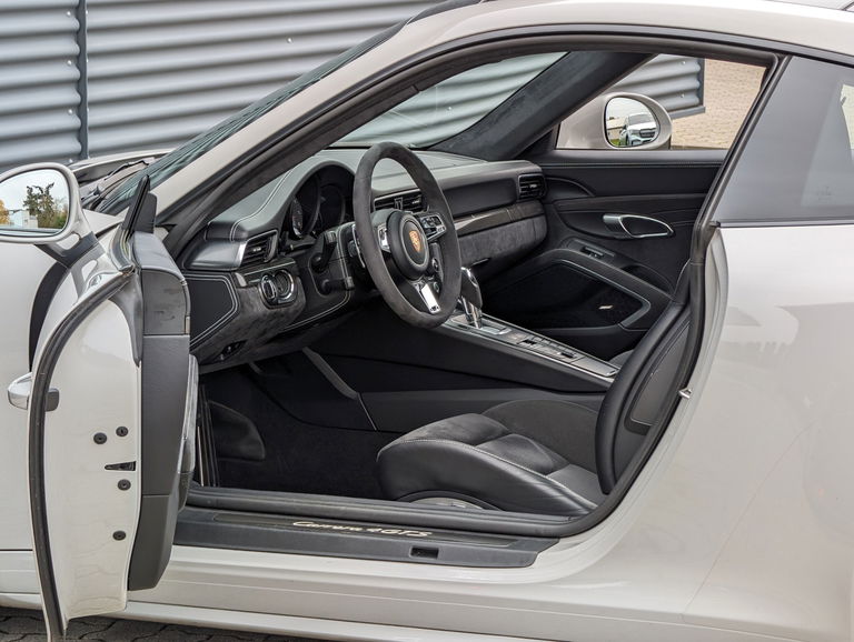 Porsche 991.2 Carrera 4 GTS