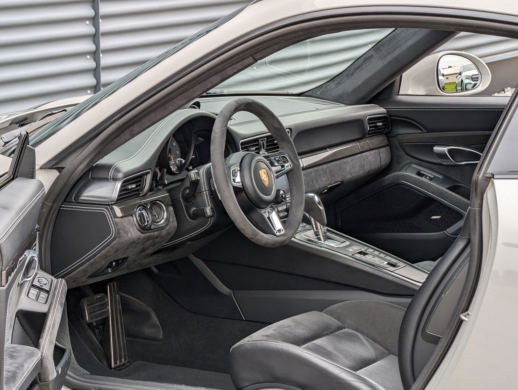 Porsche 991.2 Carrera 4 GTS