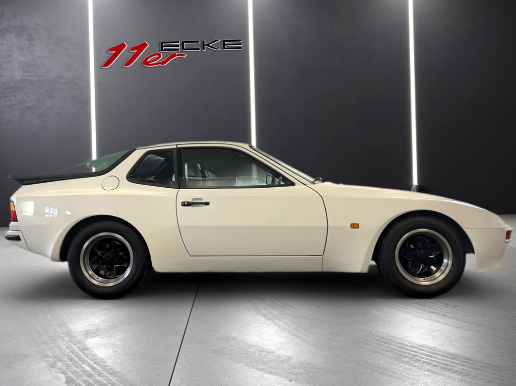 Porsche 944 Coupé