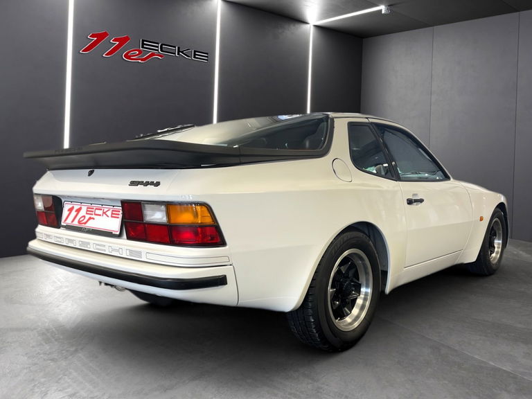 Porsche 944 Coupé