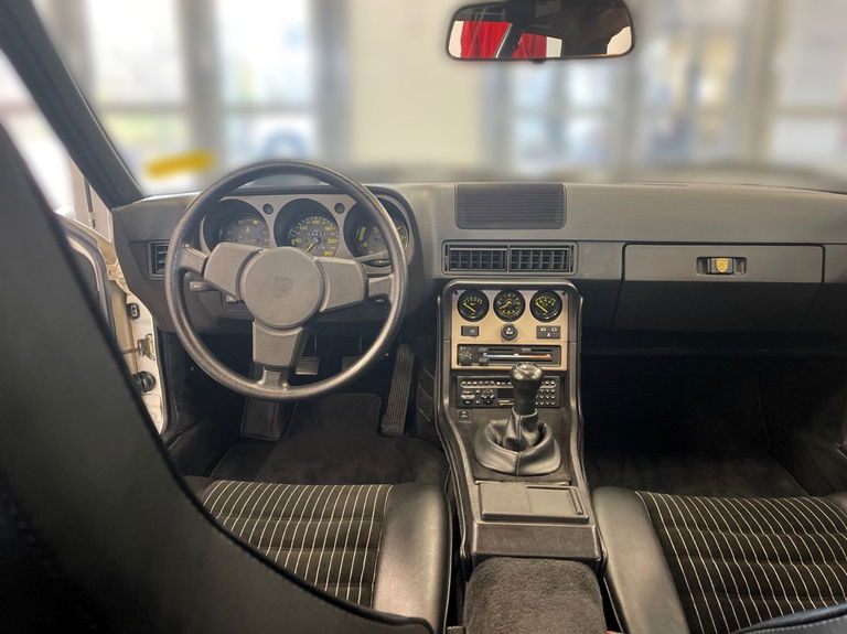 Porsche 944 Coupé