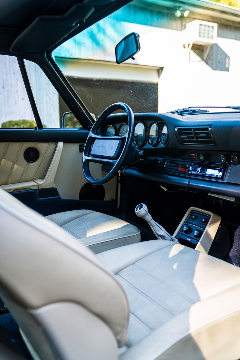 Porsche 911 Carrera 3.2 (US)