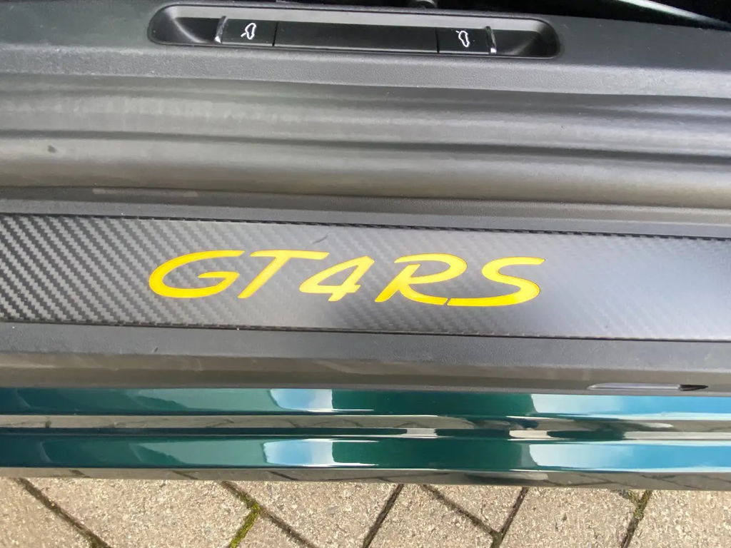 Porsche 718 Cayman GT4 RS