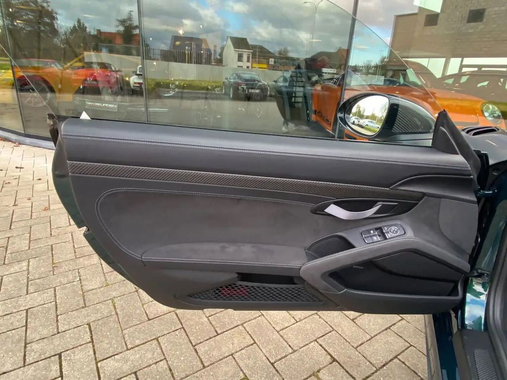 Porsche 718 Cayman GT4 RS