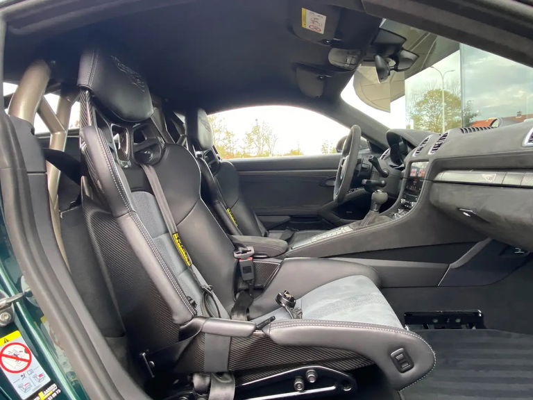 Porsche 718 Cayman GT4 RS