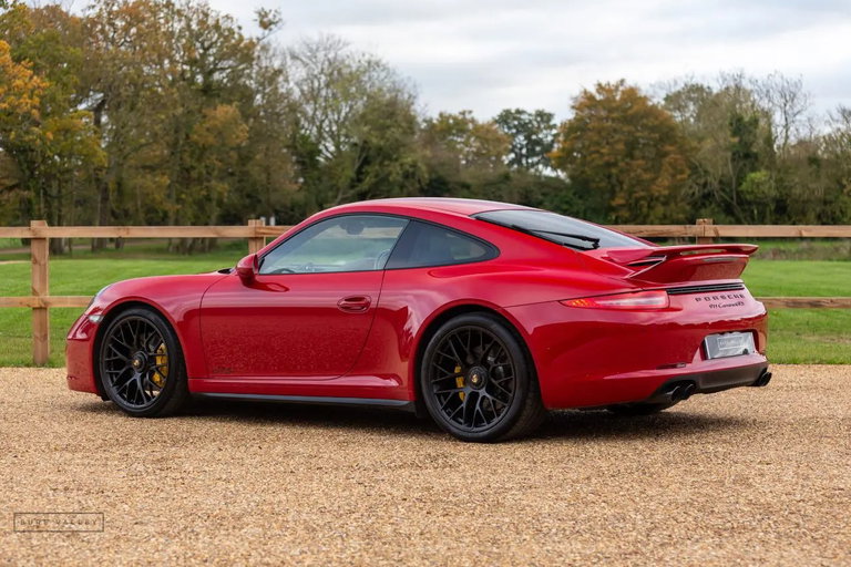 Porsche 991 Carrera GTS