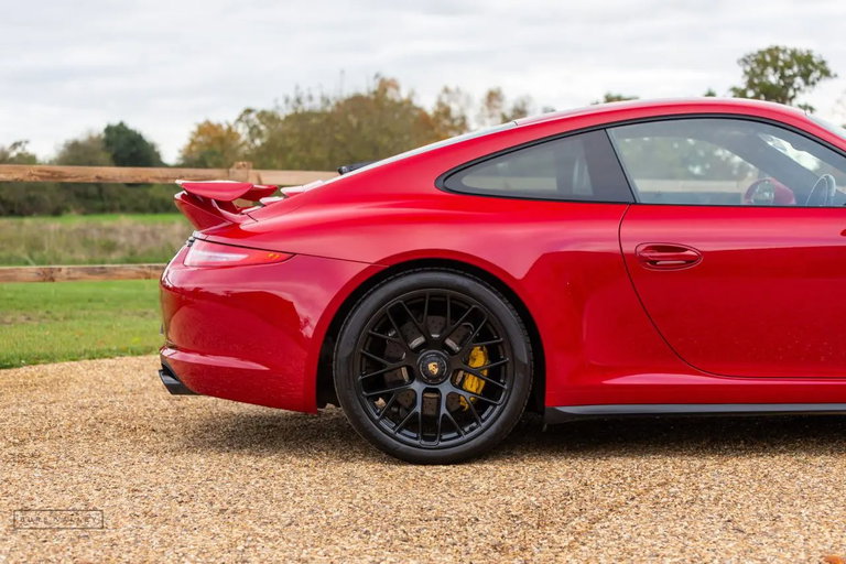 Porsche 991 Carrera GTS