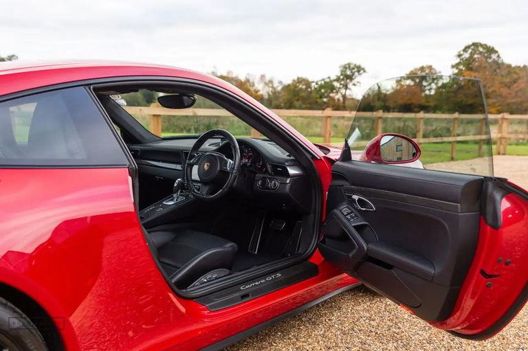 Porsche 991 Carrera GTS