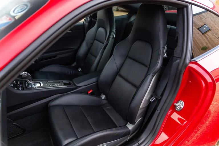 Porsche 991 Carrera GTS