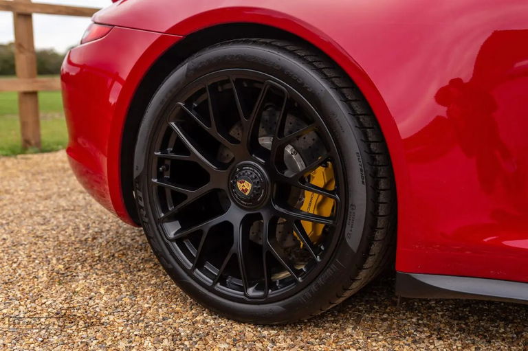 Porsche 991 Carrera GTS