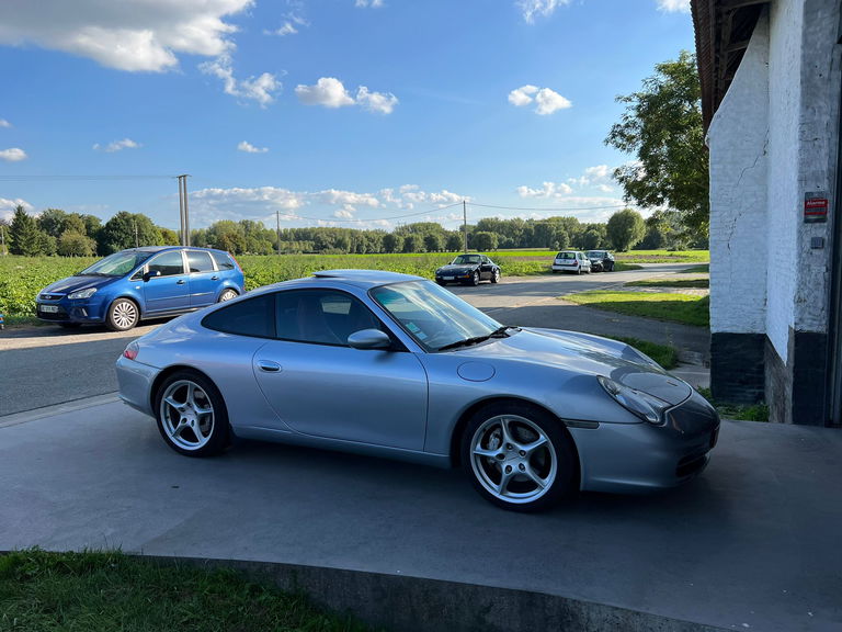 Porsche 996 Carrera 4