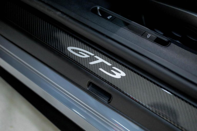 Porsche 992 GT3 Touring