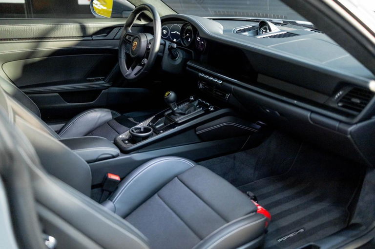 Porsche 992 GT3 Touring