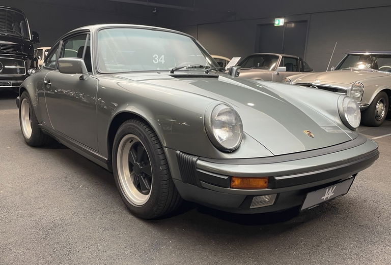 Porsche 911 Carrera 3.2 