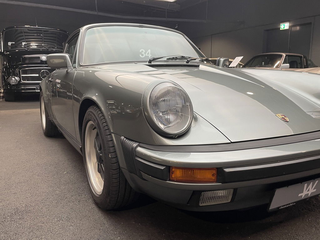 Porsche 911 Carrera 3.2 (US)
