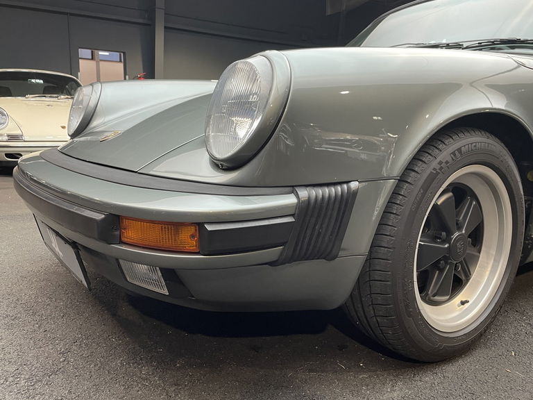 Porsche 911 Carrera 3.2 (US)