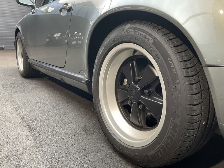 Porsche 911 Carrera 3.2 (US)