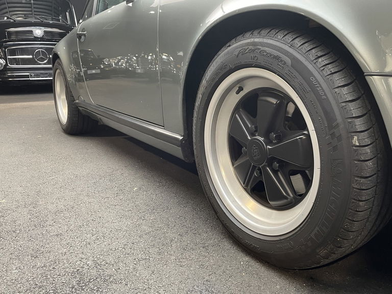 Porsche 911 Carrera 3.2 (US)