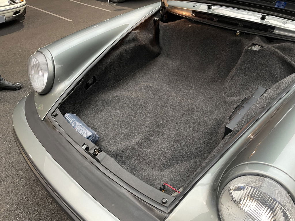 Porsche 911 Carrera 3.2 (US)