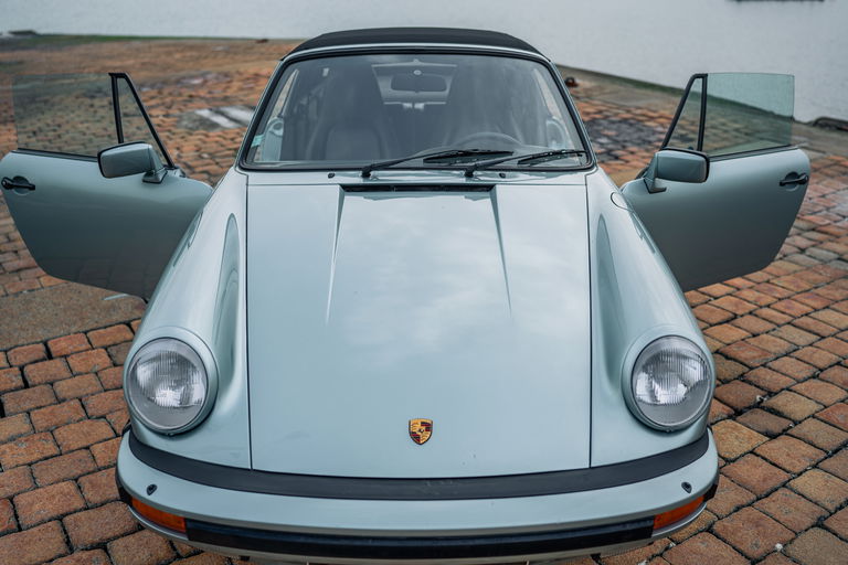 Porsche 911 Carrera 3.2 (US)