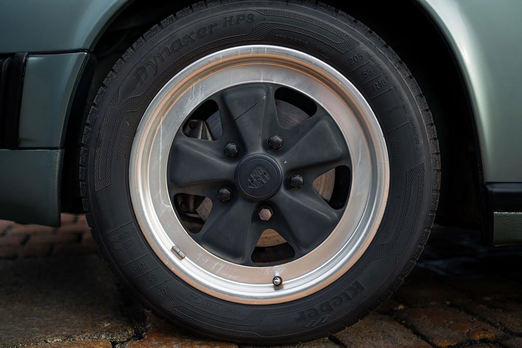 Porsche 911 Carrera 3.2 (US)