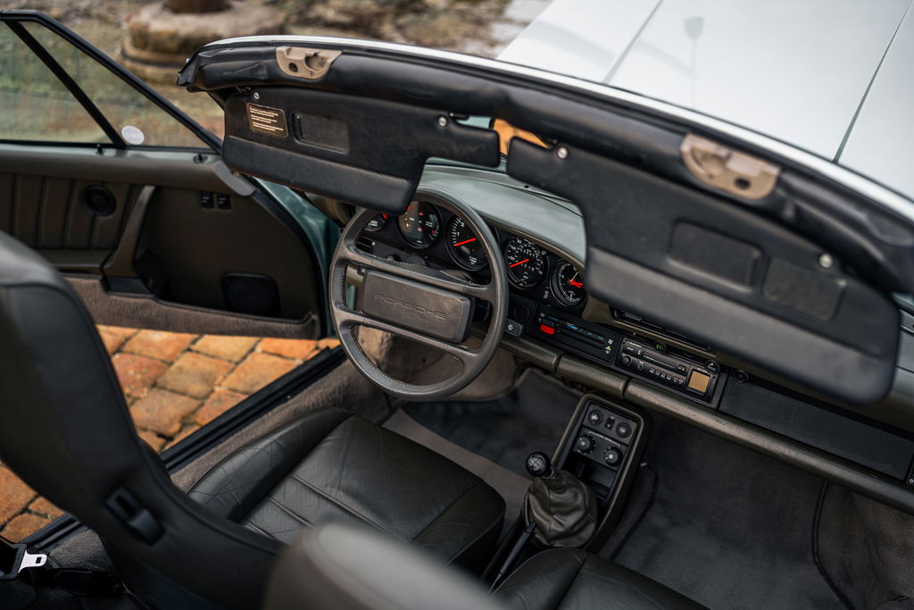 Porsche 911 Carrera 3.2 (US)