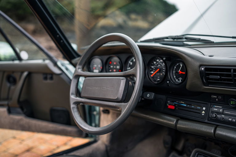 Porsche 911 Carrera 3.2 (US)