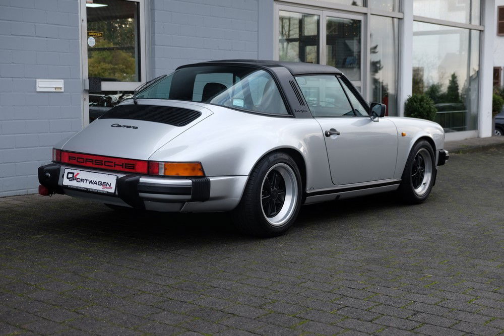 Porsche 911 Carrera 3.2