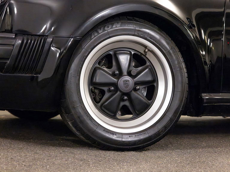 Porsche 911 Carrera 3.2 Speedster